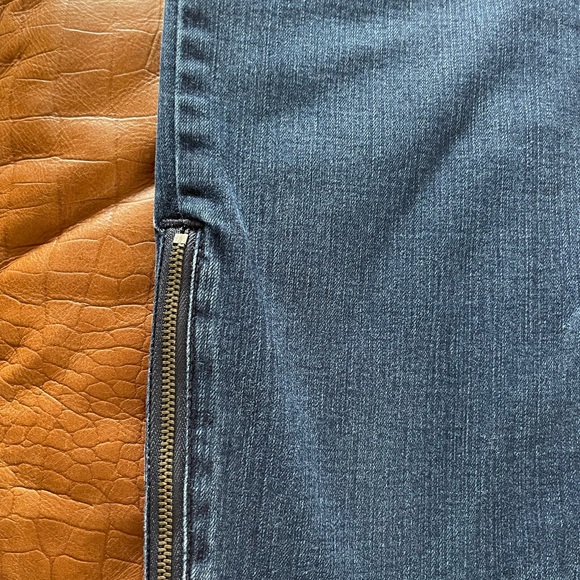 Chico's So Slimming Dark Blue Jeans 1.5   10 - Picture 4 of 4